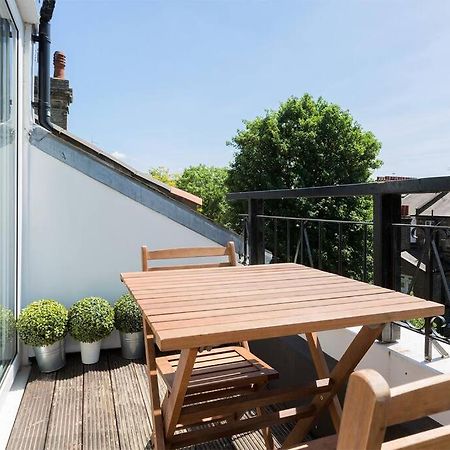 Spacious 3 Bedroom Flat With Terrace London Exterior photo